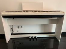 Carregar imagem no visualizador da galeria, Piano Roland FP-30 WH

