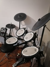 Carregar imagem no visualizador da galeria, Bateria Roland TD 11 + Coluna Roland + Banco Yamaha
